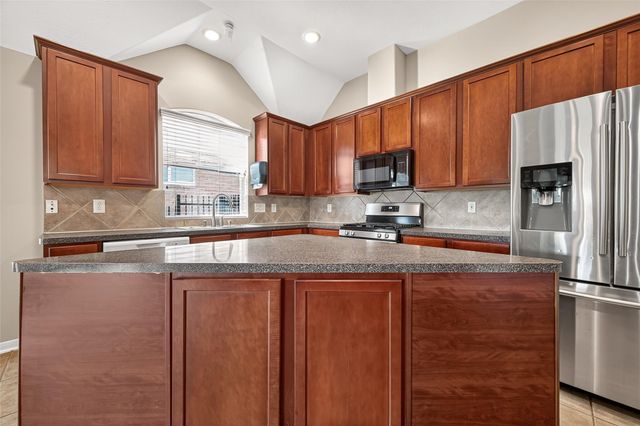 10707 Lyndon Meadows Drive, Houston, TX 77095