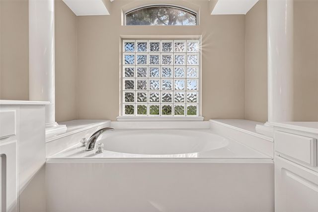 10707 Lyndon Meadows Drive, Houston, TX 77095