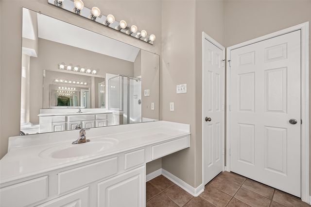 10707 Lyndon Meadows Drive, Houston, TX 77095