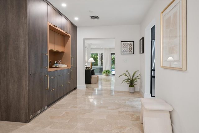 541 NE 8th Avenue, Fort Lauderdale, FL 33301