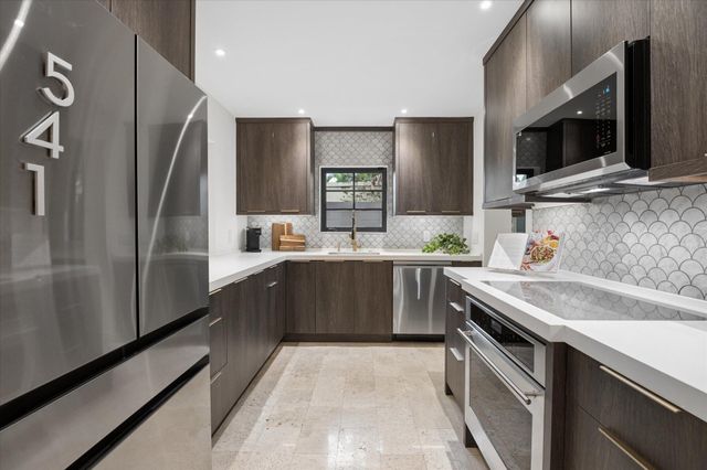 541 NE 8th Avenue, Fort Lauderdale, FL 33301
