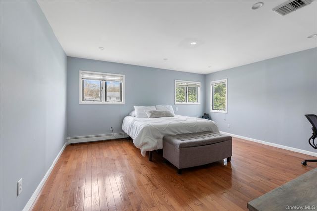 43 Florida Avenue, Commack, NY 11725