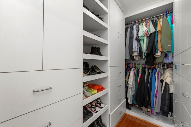 43 Florida Avenue, Commack, NY 11725