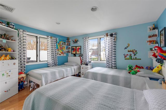 43 Florida Avenue, Commack, NY 11725