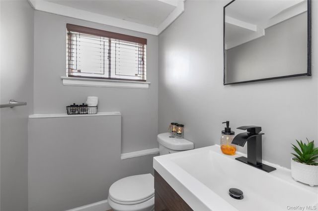 43 Florida Avenue, Commack, NY 11725