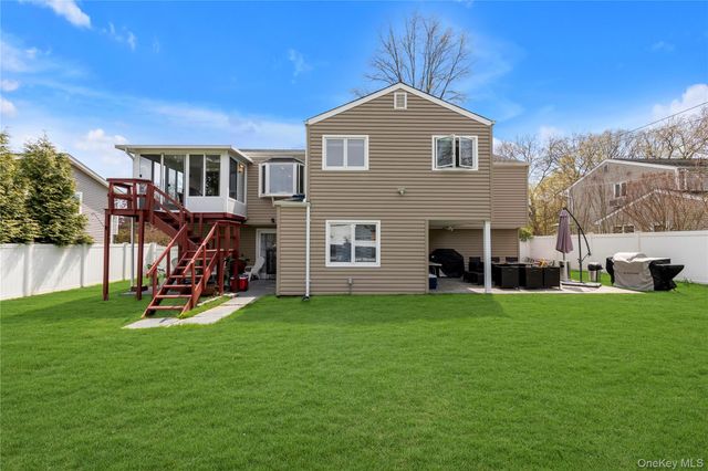 43 Florida Avenue, Commack, NY 11725