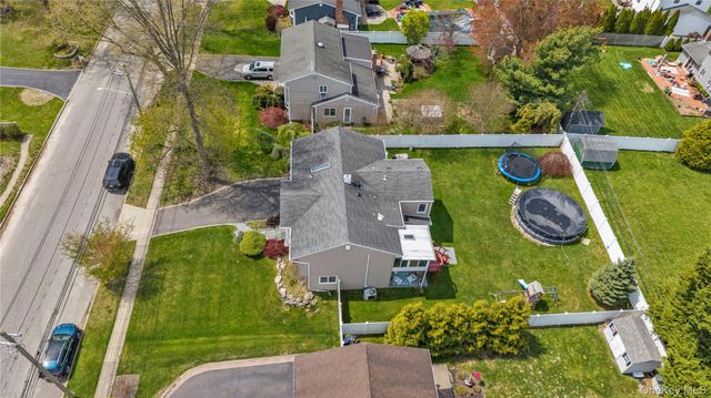 43 Florida Avenue, Commack, NY 11725