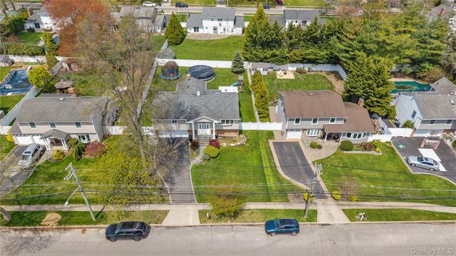 43 Florida Avenue, Commack, NY 11725