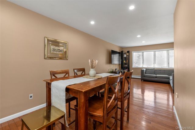 43 Florida Avenue, Commack, NY 11725