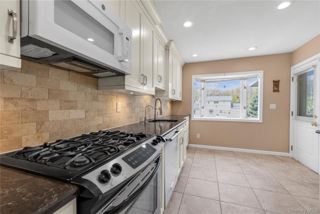 43 Florida Avenue, Commack, NY 11725