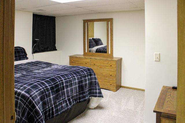 324 Victoria Rd, Newton, KS 67114