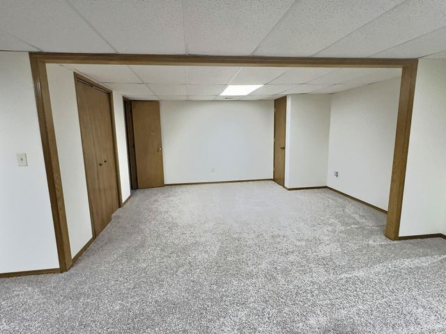 324 Victoria Rd, Newton, KS 67114