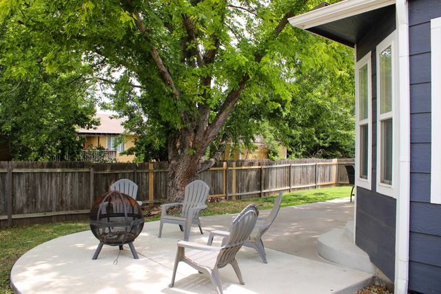 324 Victoria Rd, Newton, KS 67114