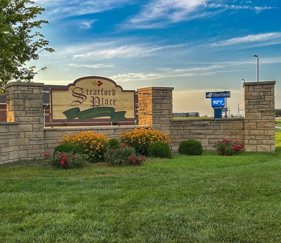 324 Victoria Rd, Newton, KS 67114