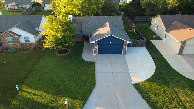 324 Victoria Rd, Newton, KS 67114