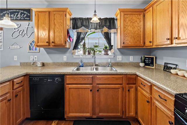 201 Paradise Heights Drive, Berryville, AR 72616