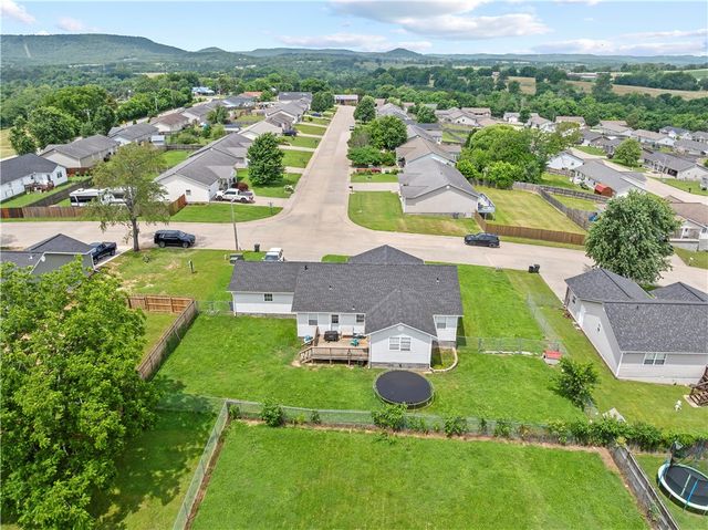 201 Paradise Heights Drive, Berryville, AR 72616