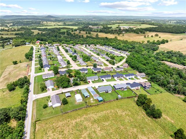201 Paradise Heights Drive, Berryville, AR 72616