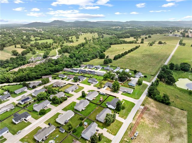 201 Paradise Heights Drive, Berryville, AR 72616