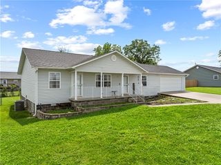 201 Paradise Heights Drive, Berryville, AR 72616
