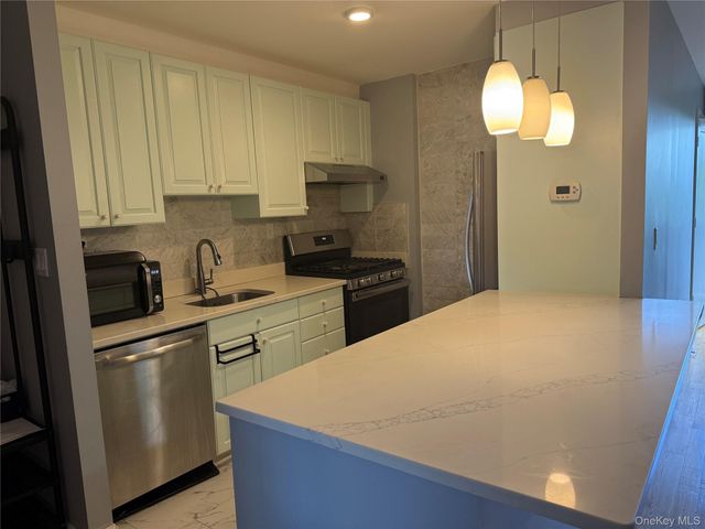 2 fountain lane 2e, Scarsdale, NY 10583