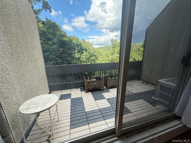 2 fountain lane 2e, Scarsdale, NY 10583