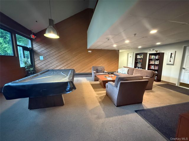2 fountain lane 2e, Scarsdale, NY 10583