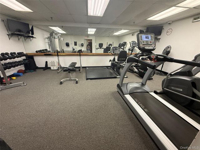 2 fountain lane 2e, Scarsdale, NY 10583