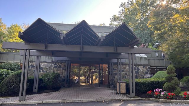 2 fountain lane 2e, Scarsdale, NY 10583