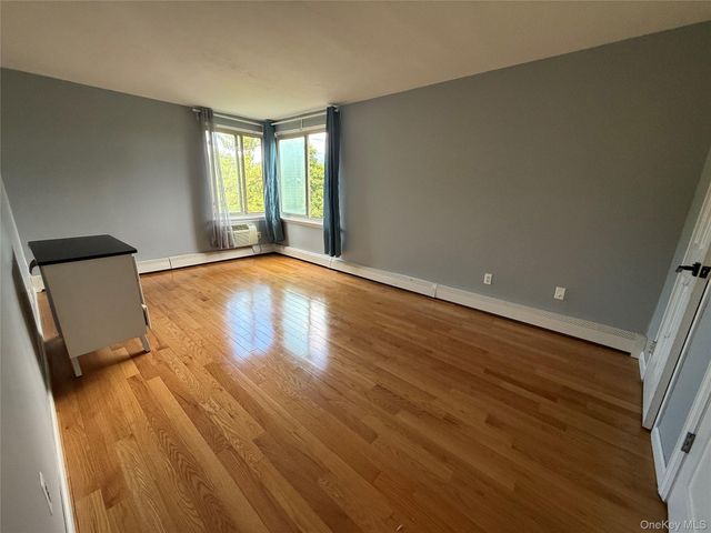 2 fountain lane 2e, Scarsdale, NY 10583