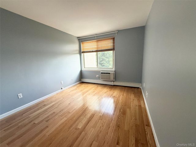 2 fountain lane 2e, Scarsdale, NY 10583