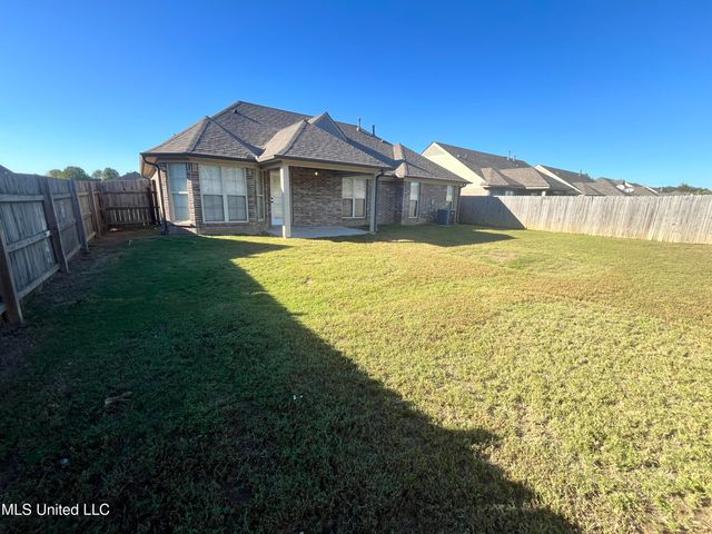 8888 Smith Ranch Drive, Southaven, MS 38671