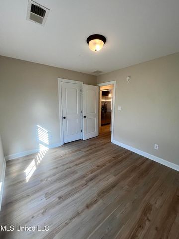 8888 Smith Ranch Drive, Southaven, MS 38671