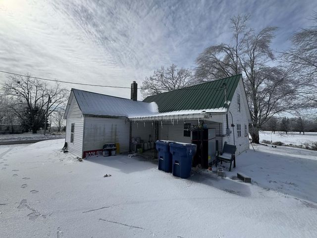 9842 Russell Springs Road, Russell Springs, KY 42642