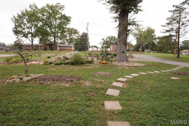11830 E Concord Road, St Louis, MO 63128