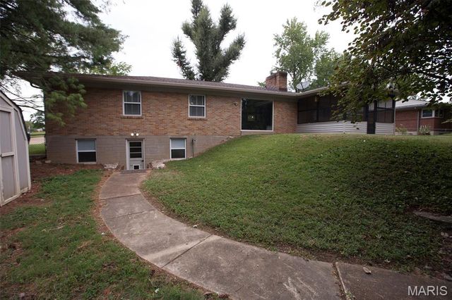 11830 E Concord Road, St Louis, MO 63128