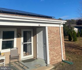 24 FARRINGTON CT, Southampton, NJ 08088