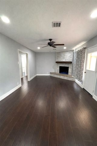302 Van Rowe Avenue, Duncanville, TX 75116