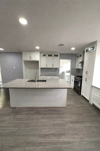 302 Van Rowe Avenue, Duncanville, TX 75116
