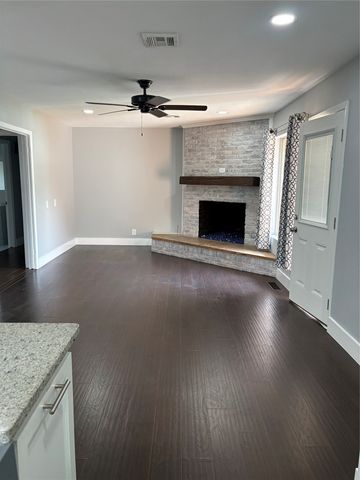 302 Van Rowe Avenue, Duncanville, TX 75116