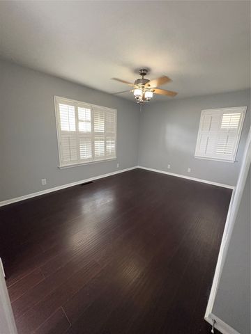 302 Van Rowe Avenue, Duncanville, TX 75116