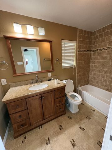 302 Van Rowe Avenue, Duncanville, TX 75116