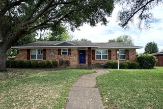 302 Van Rowe Avenue, Duncanville, TX 75116