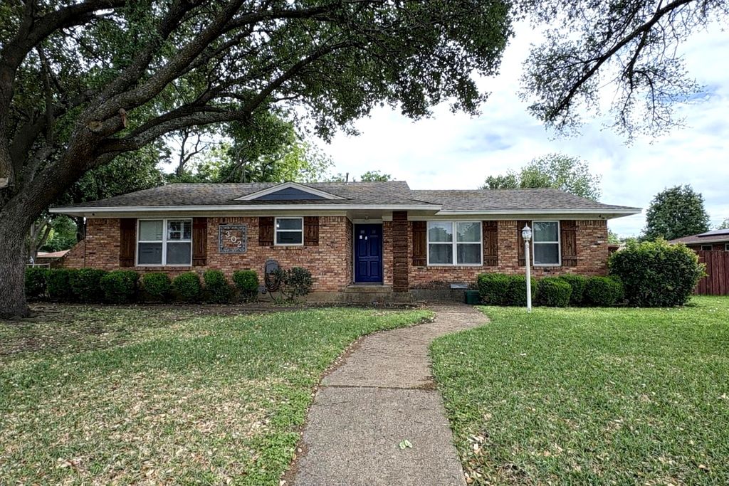302 Van Rowe Avenue, Duncanville, TX 75116