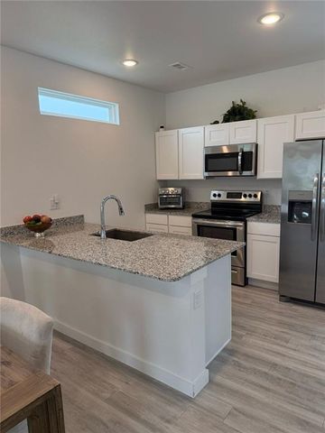 1020 Ventnor Avenue, Bentonville, AR 72713