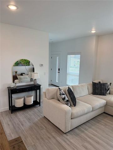 1020 Ventnor Avenue, Bentonville, AR 72713