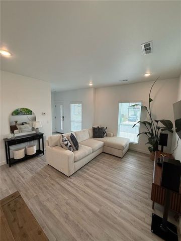 1020 Ventnor Avenue, Bentonville, AR 72713