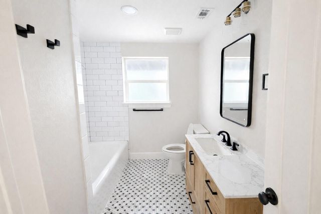 2001 Brun Street 4, Houston, TX 77019