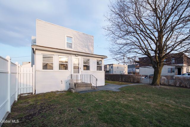 1601 8th Avenue, Watervliet, NY 12189