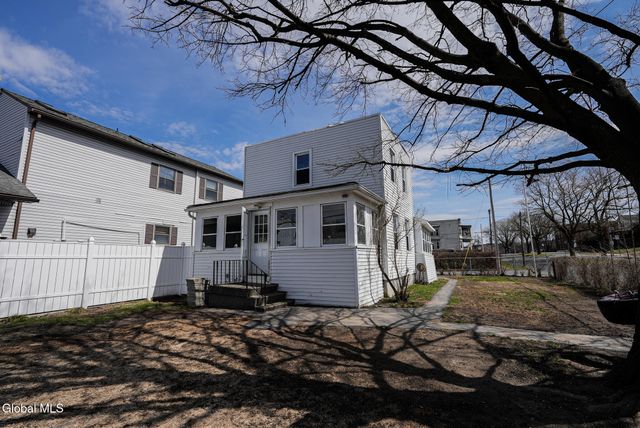 1601 8th Avenue, Watervliet, NY 12189